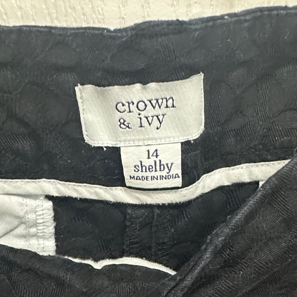 Crown & Ivy Black Scalloped High Waist Shorts - Picture 2 of 7